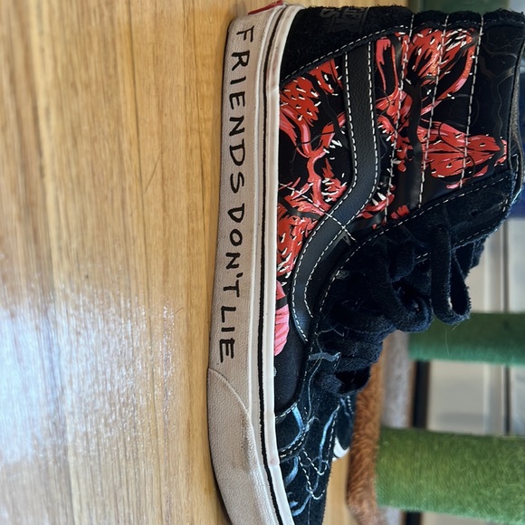 Vans Stranger Things - Picture 3 of 6